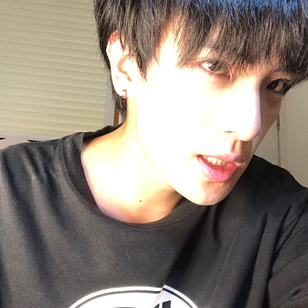 林闹闹