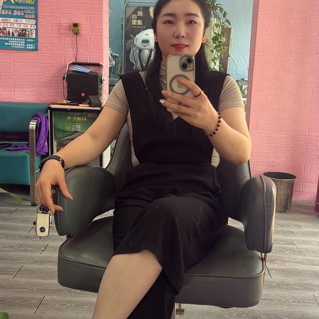 村花妮头三宝保安
