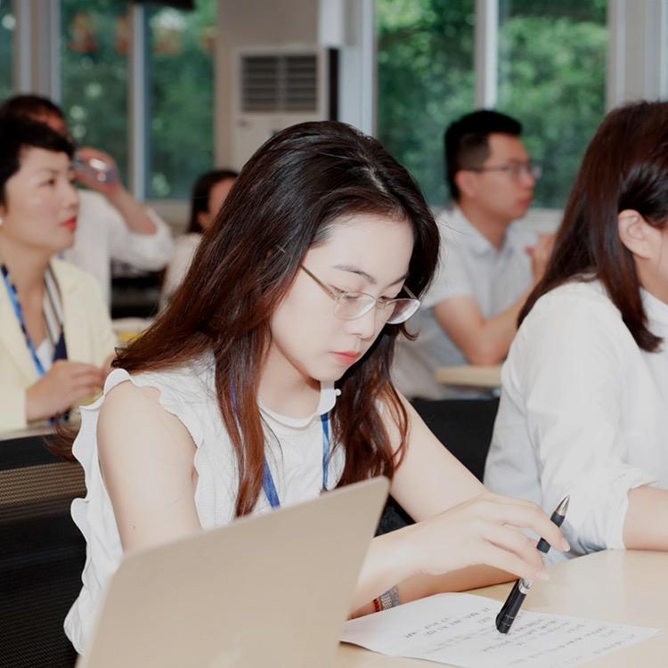 爱讲道理的小半