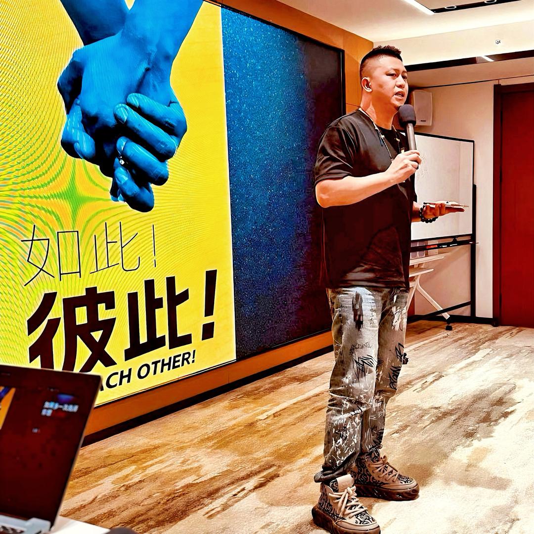 东哥聊赚钱（商业财经）