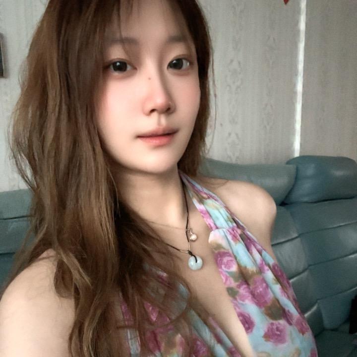 萝小五