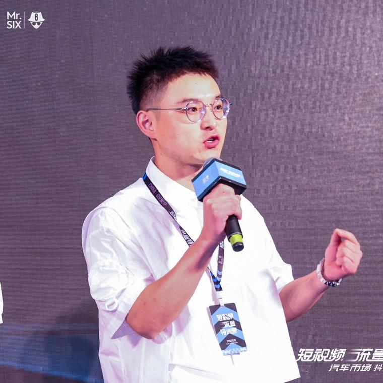玩宝马的阿祖
