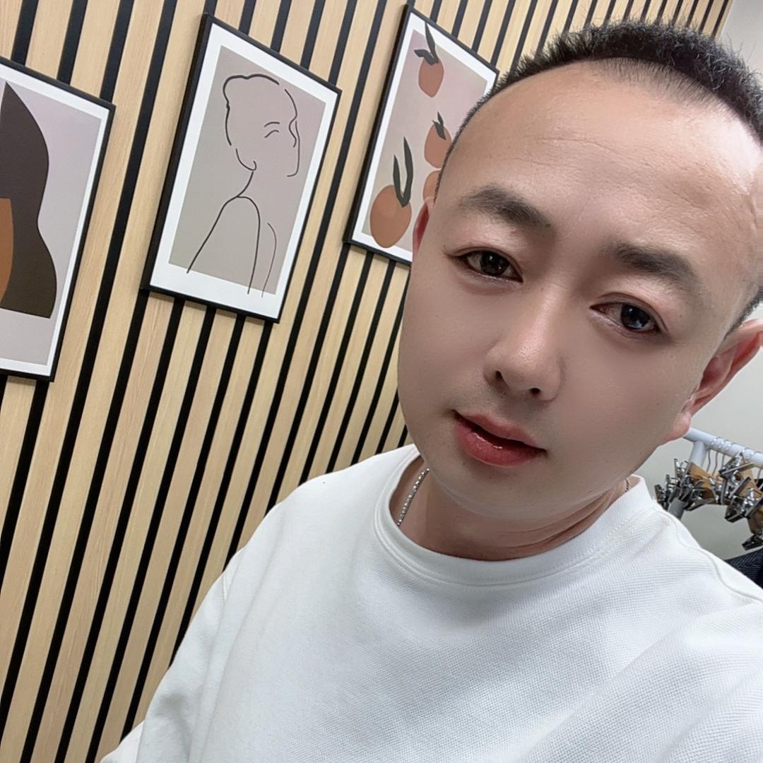 捷宇服饰工厂店