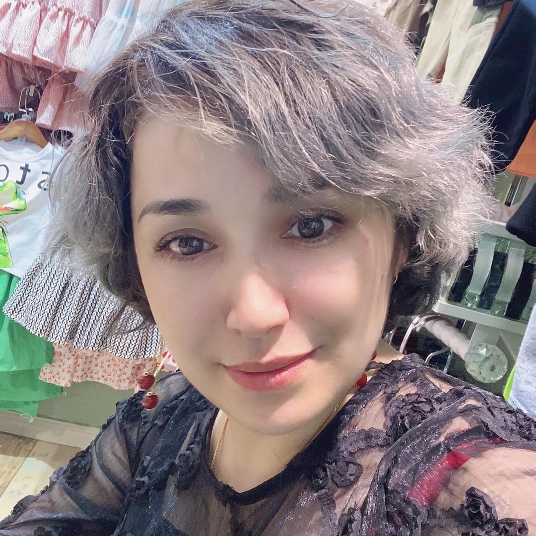 国际大巴扎古丽米热童装店
