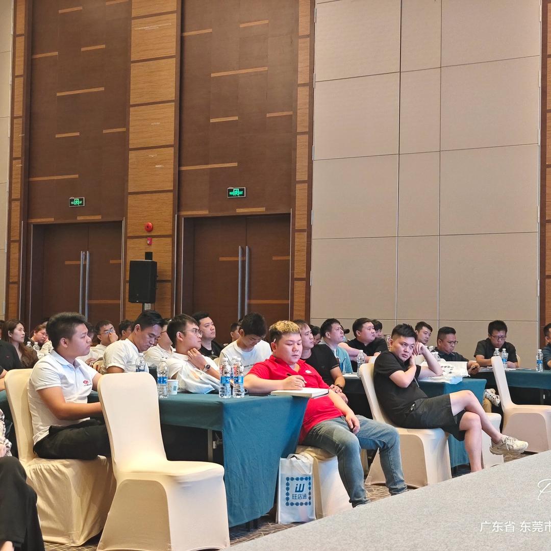 云中鹤（努力的小黄毛）