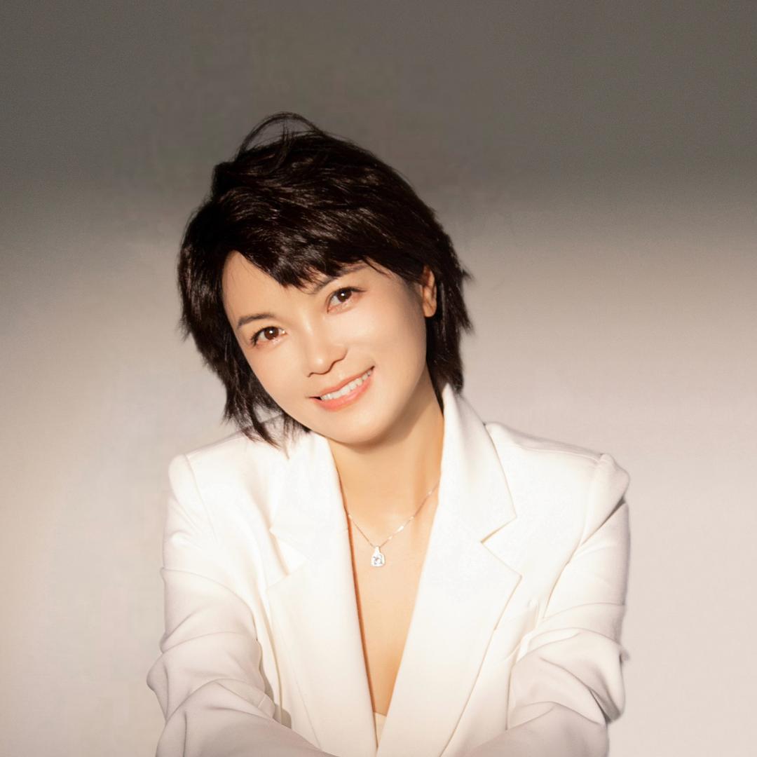 只做美甲的Lily