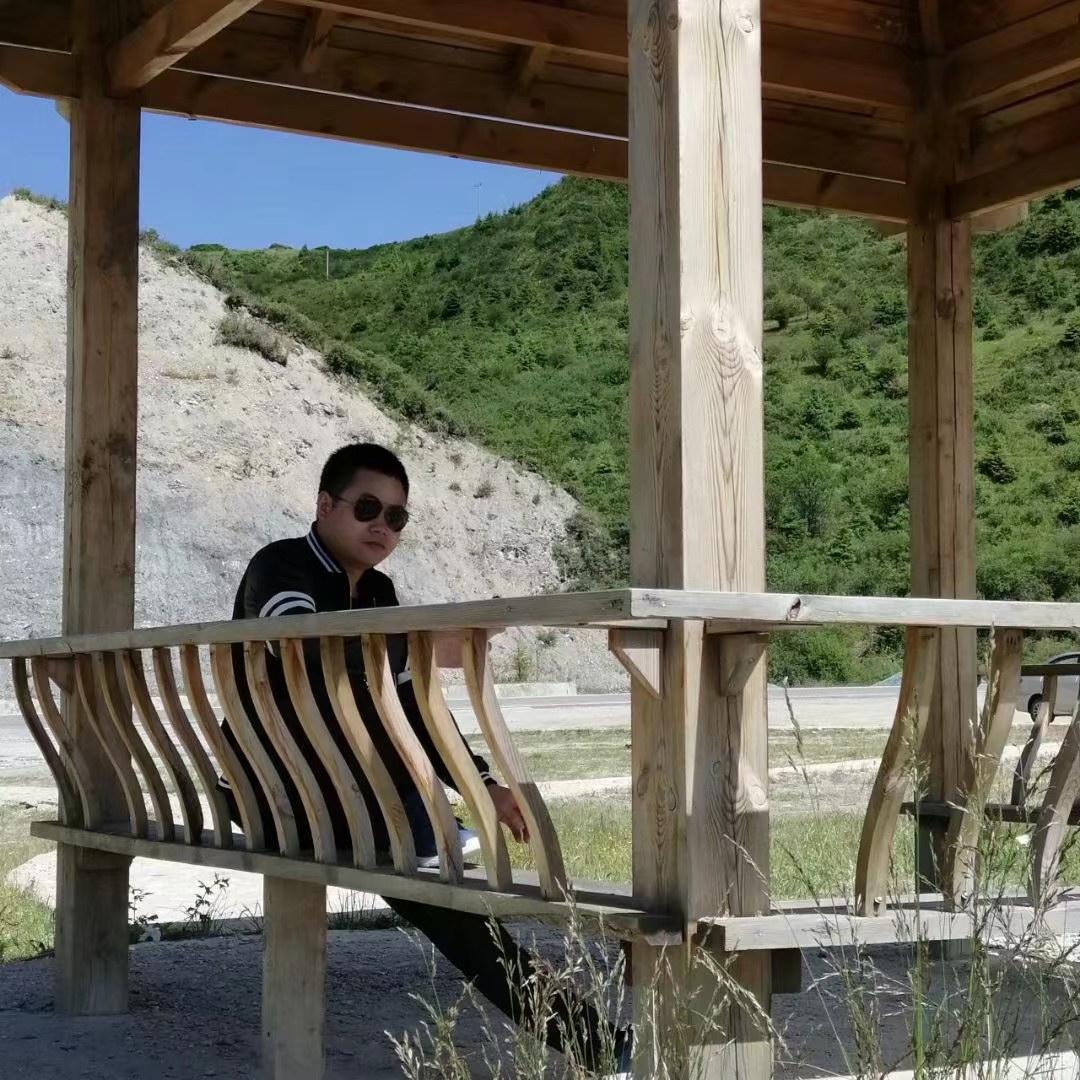 微笑只是一瞬间