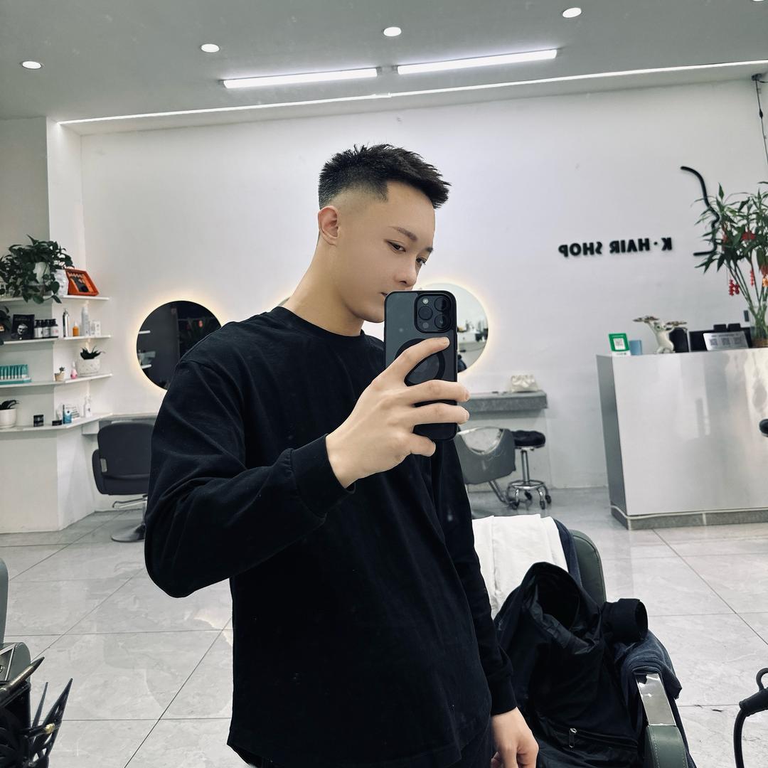 杨逸男装工作室