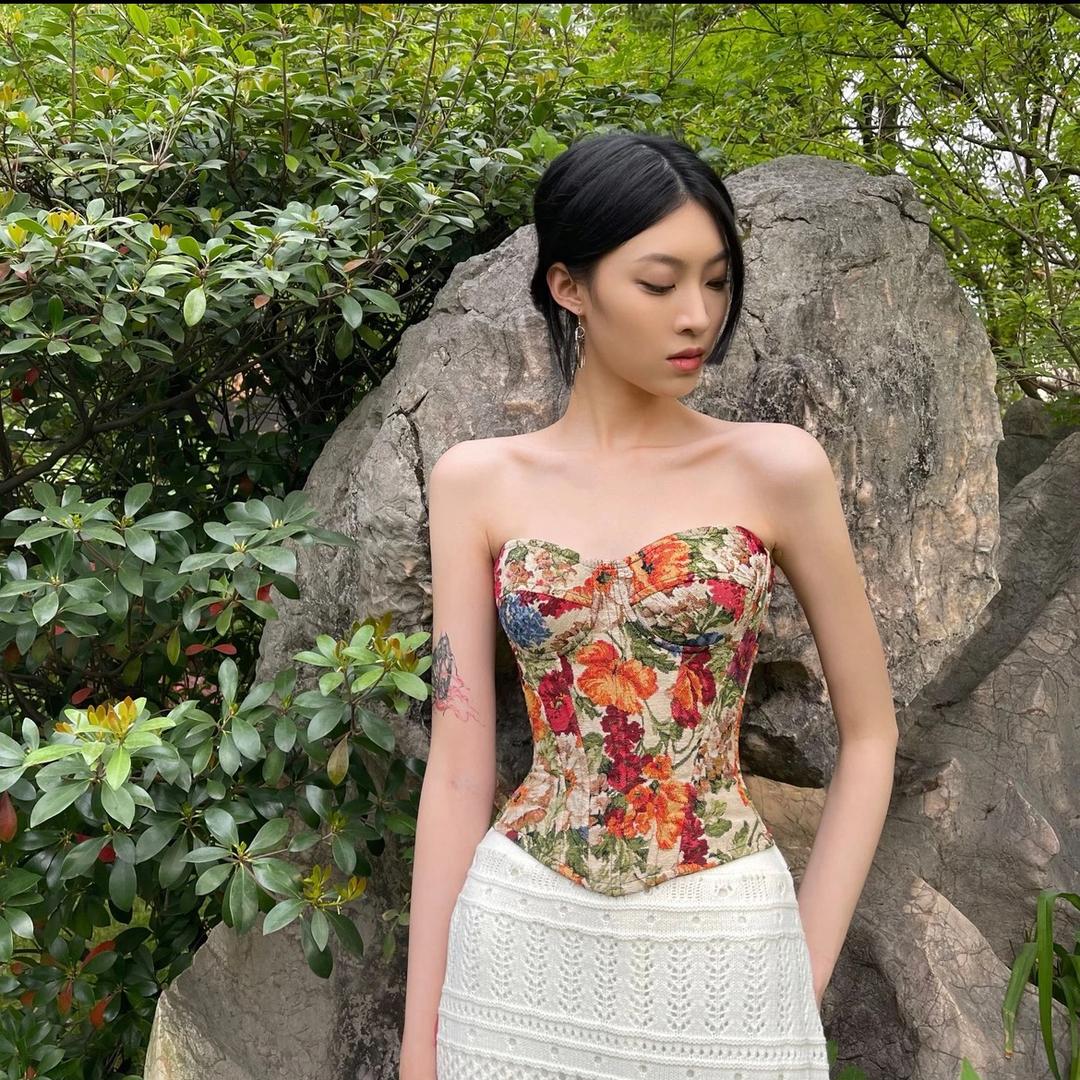 小蜜蜂(˵¯͒〰¯͒˵)