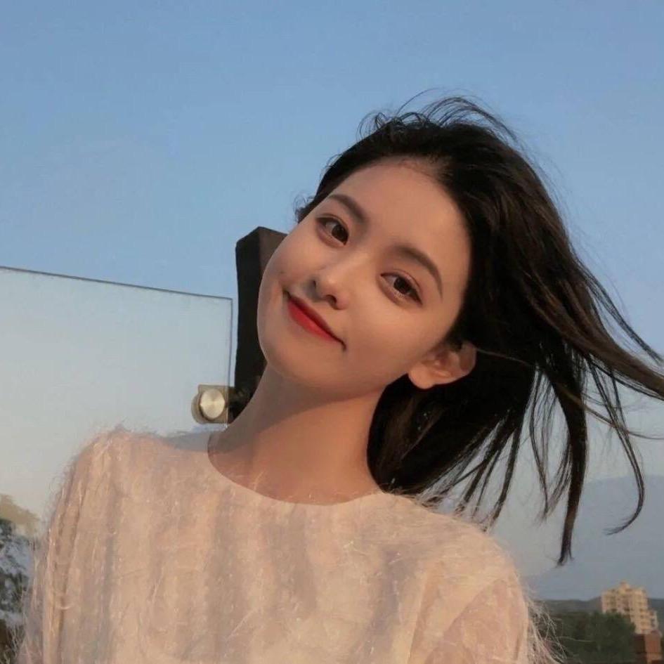 小柒柒🐳 ⁹²⁷⁷