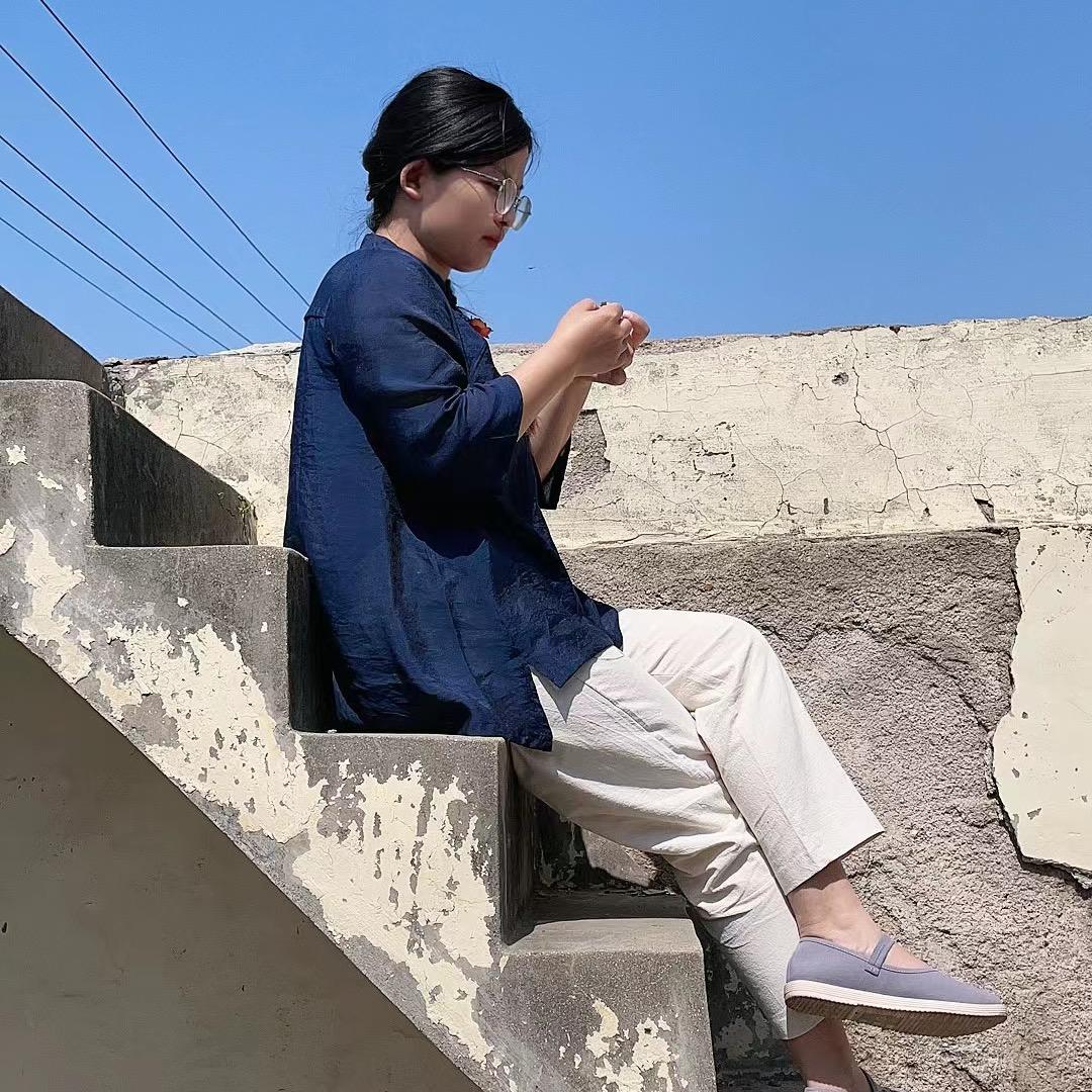 开山女硕士企业店万亩大山