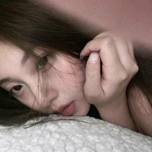 蜜桃女孩