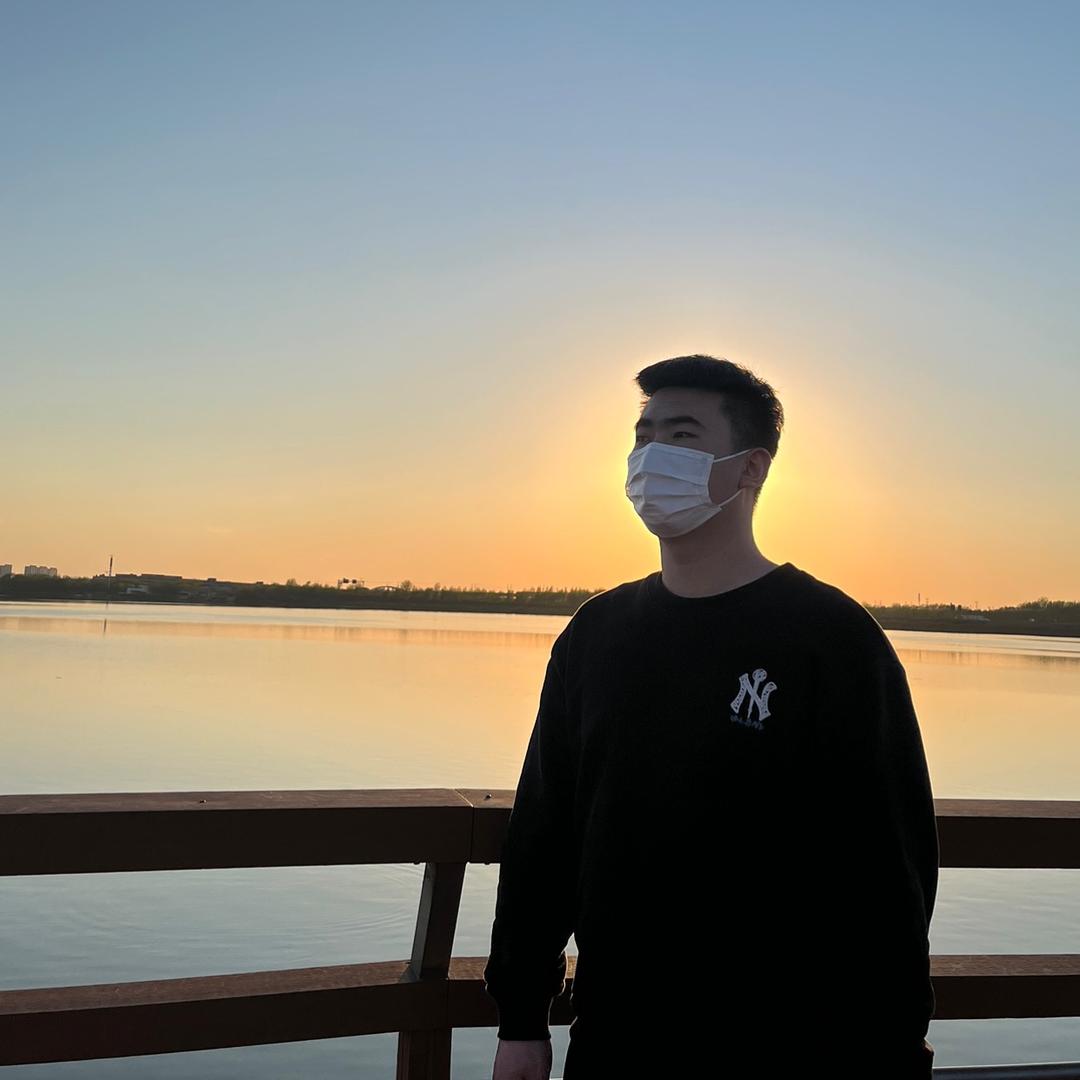 鲸鱼堡沈教练🏊