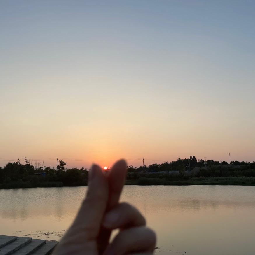 喜欢下雨天的丫头