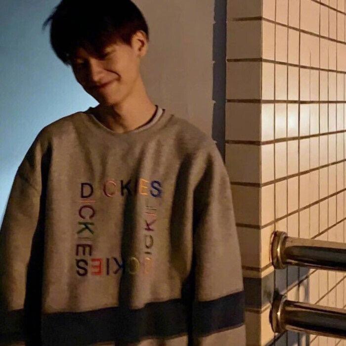 下次见面一嘴巴