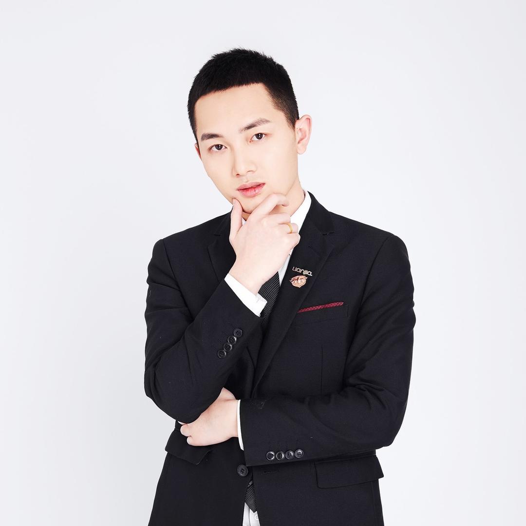 持证上岗的房产经纪人