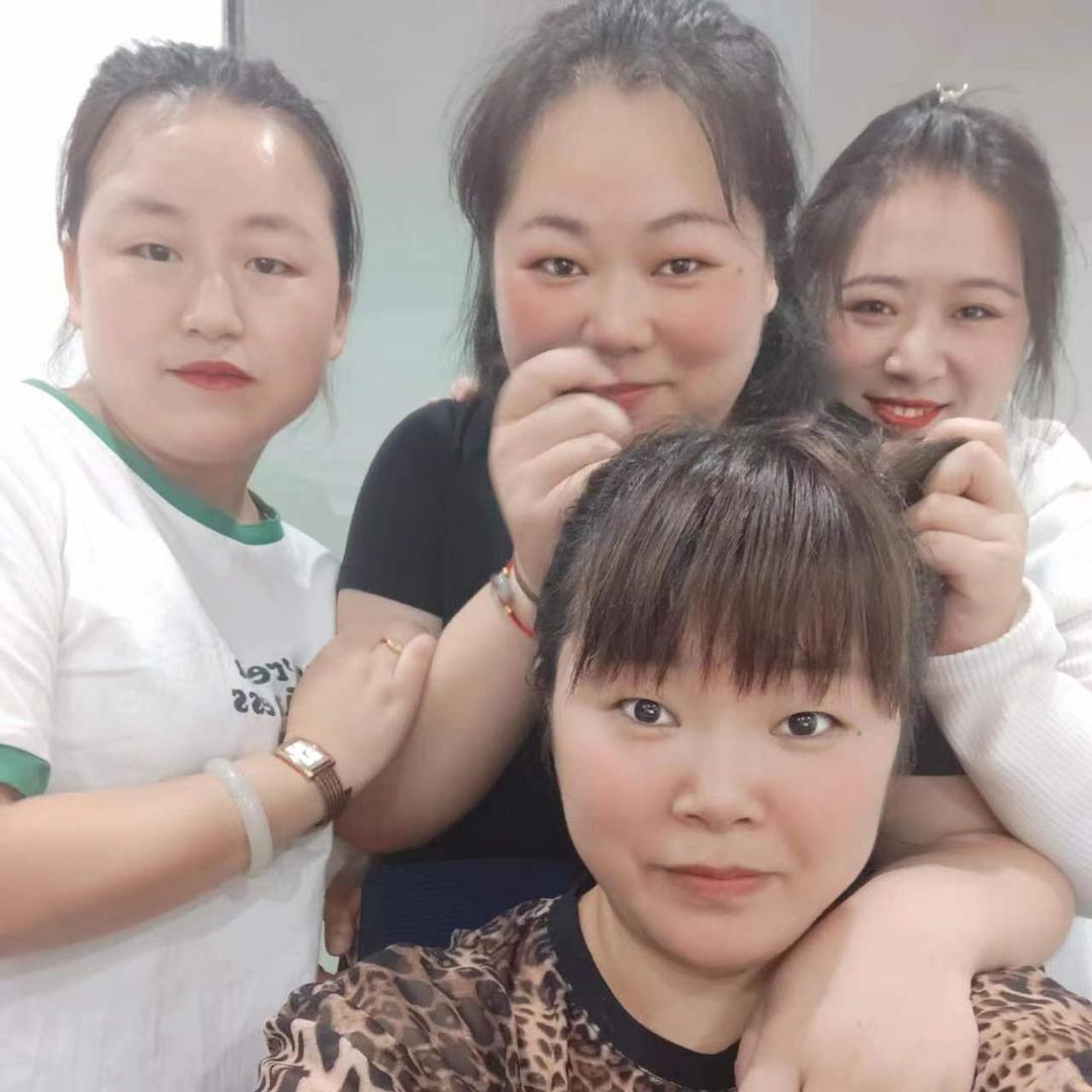 老板娘和我们（30日会理突尼斯软籽石榴）
