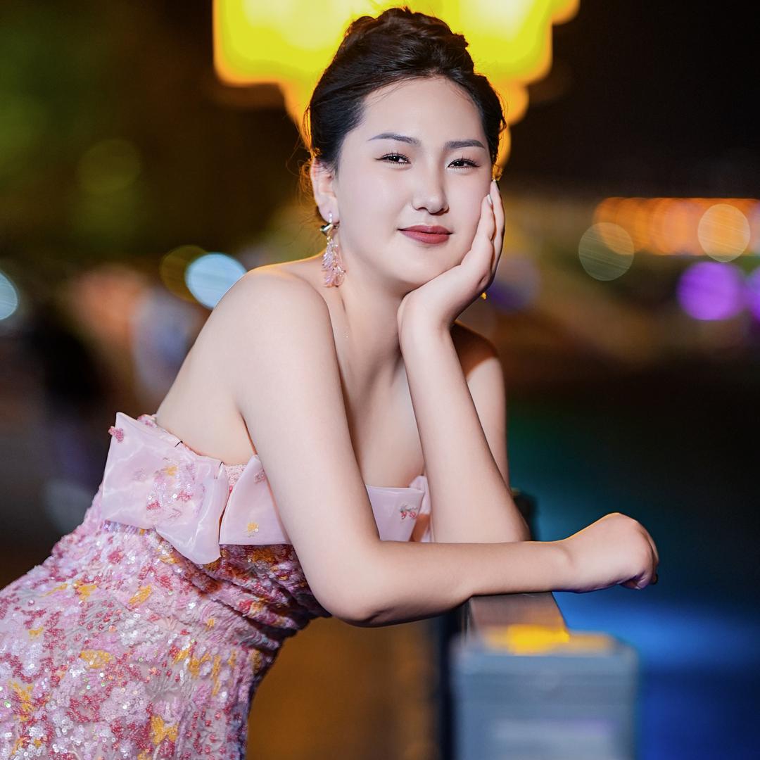 梅梅  ✨