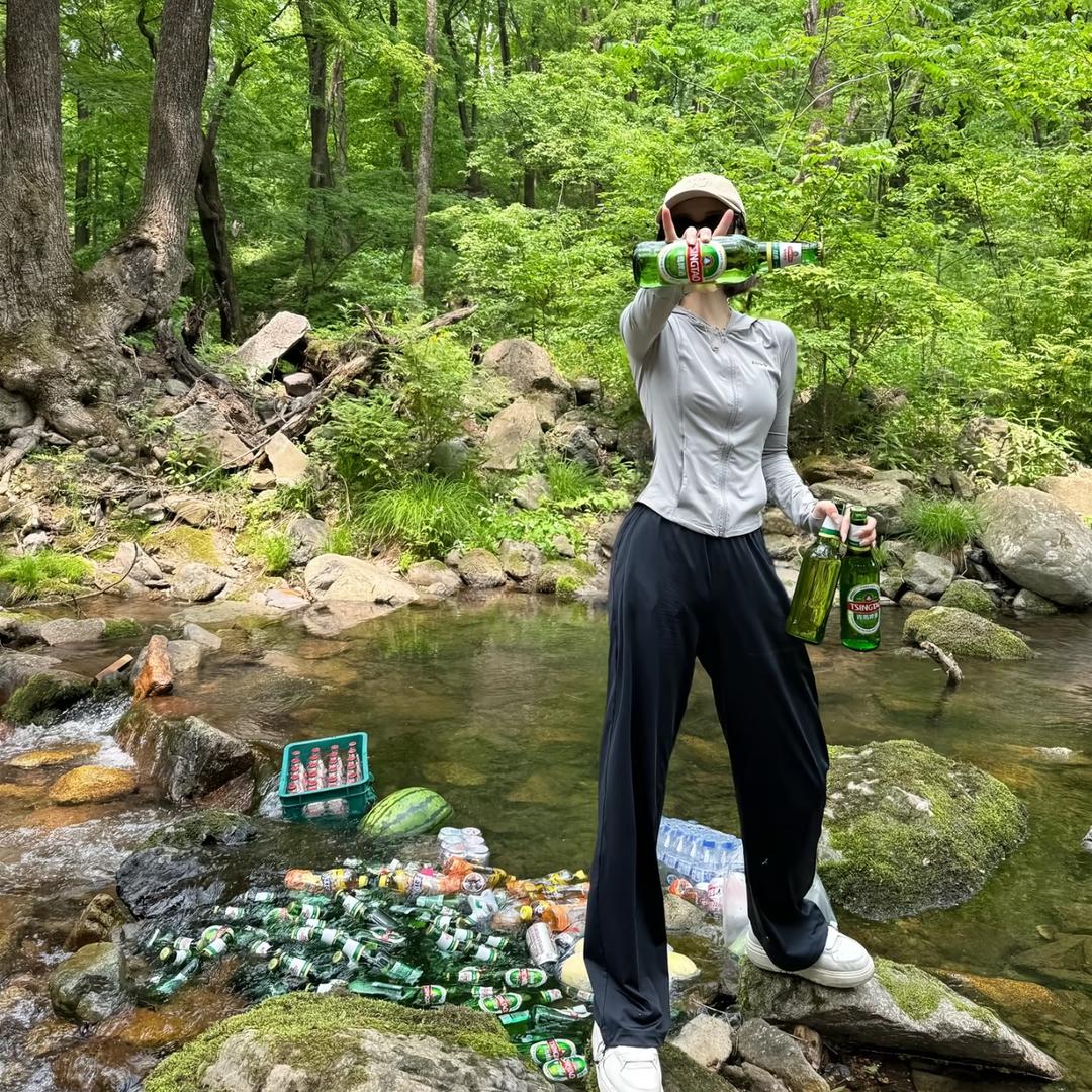 金闹闹