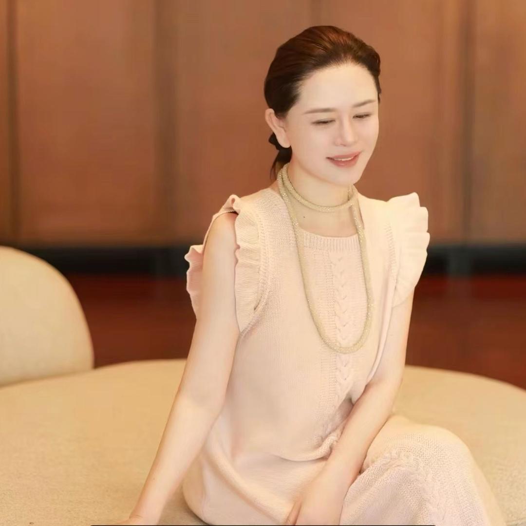 王璇(减龄穿搭)