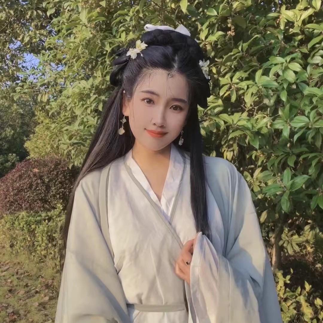 盈盈一笑很倾城