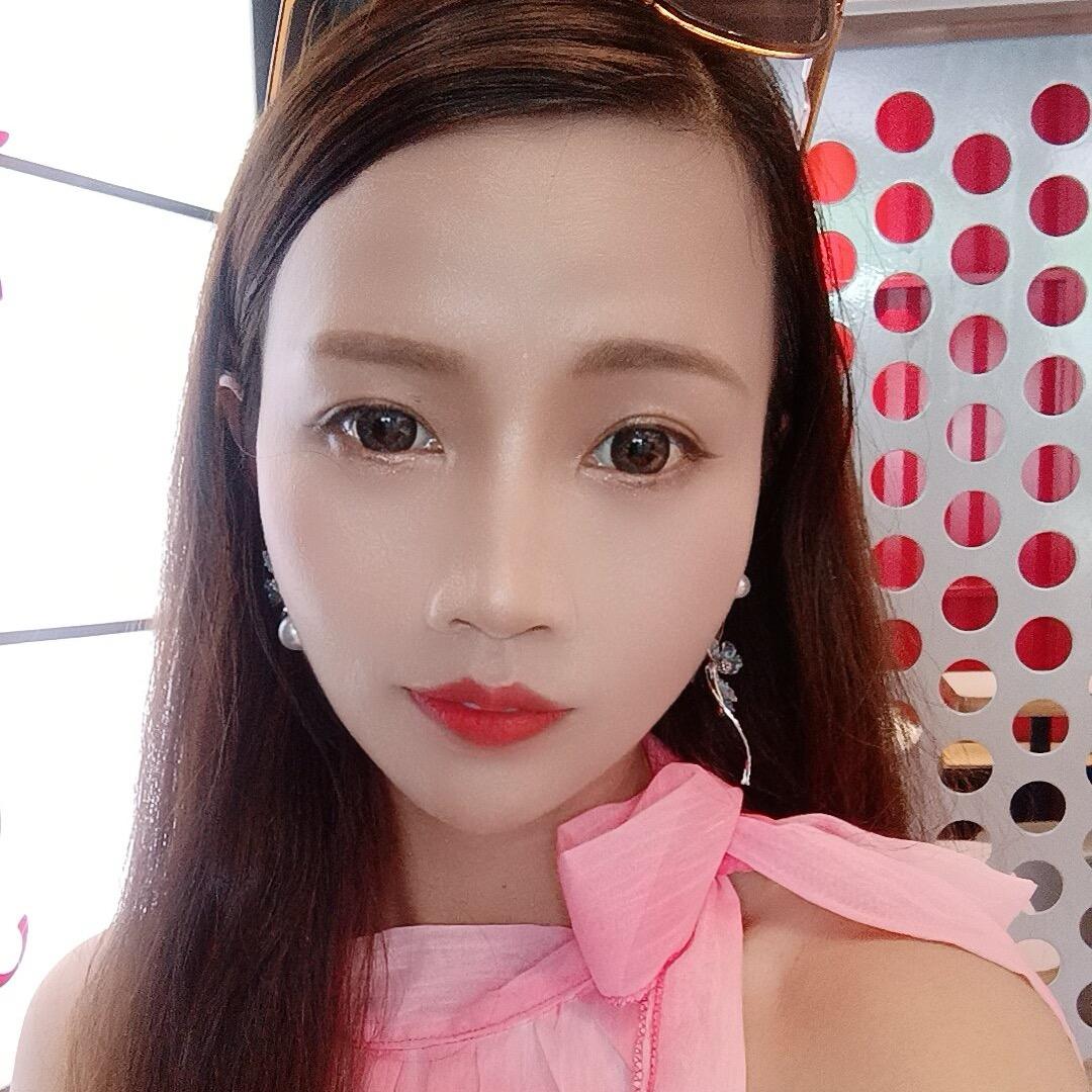 罗氏家族。 罗小雪