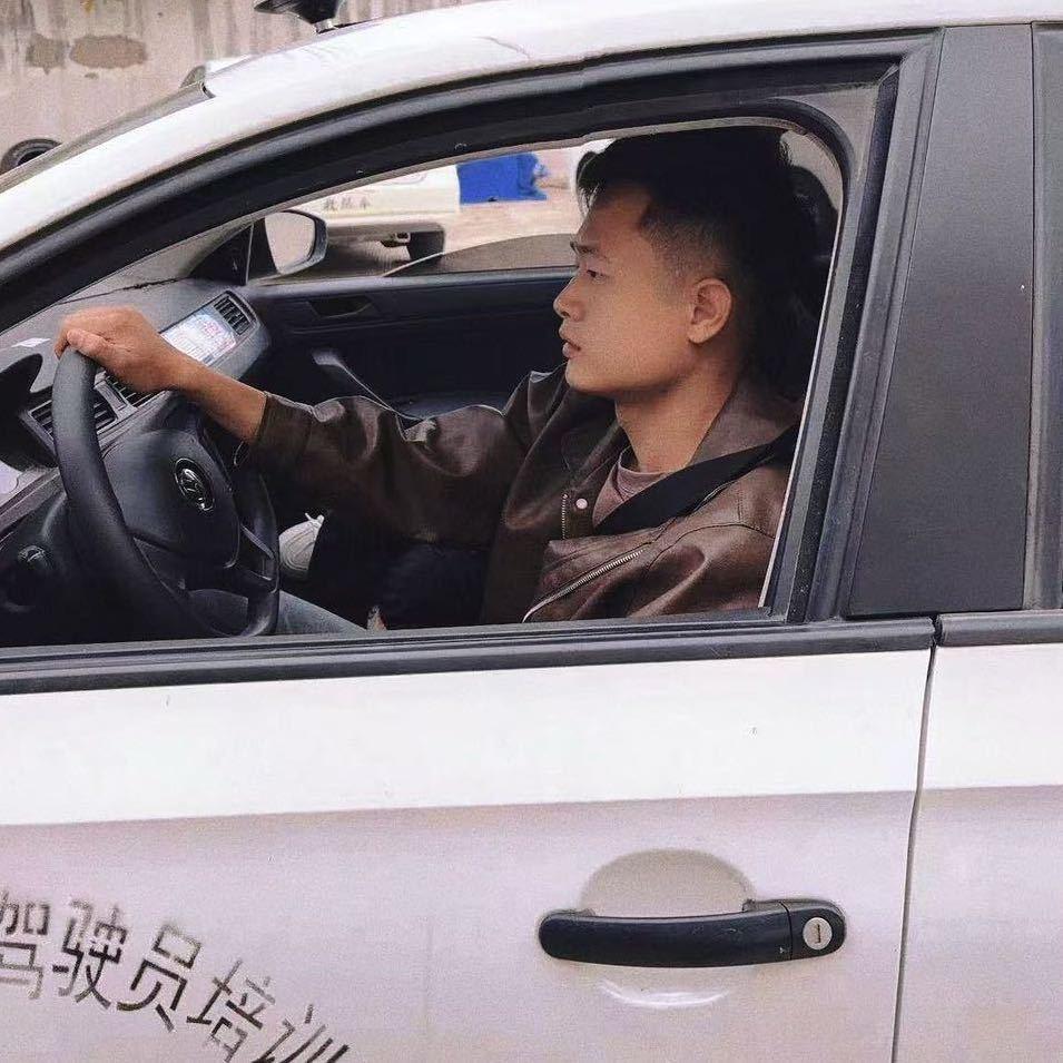 驾校黄教练