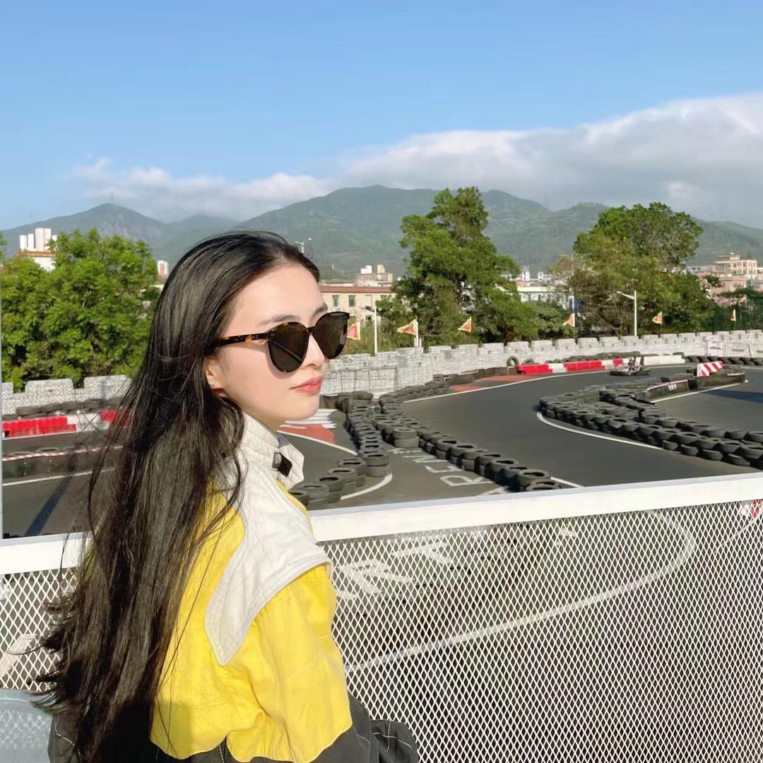 灯光设计师Joanna