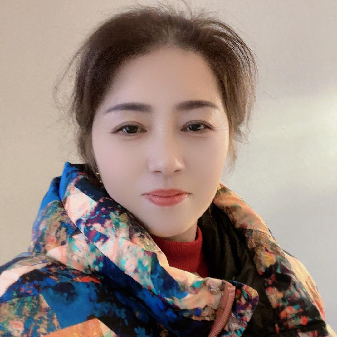 小Y头一笑而过