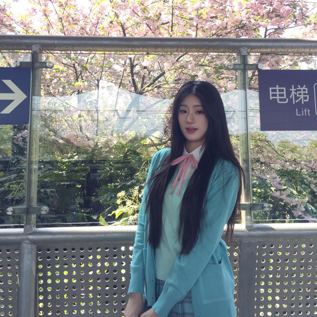 三奈是弯弯呀