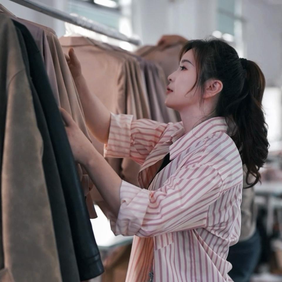 峦途户外服饰工厂店