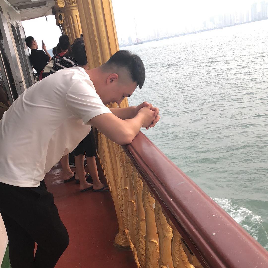 小蹦蹦.