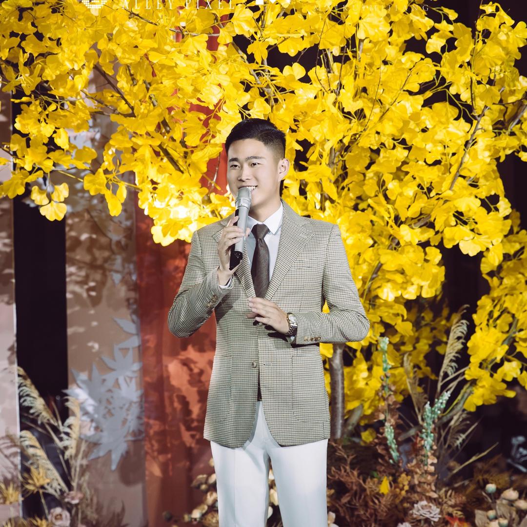 壹个叫“茂志”的主持人