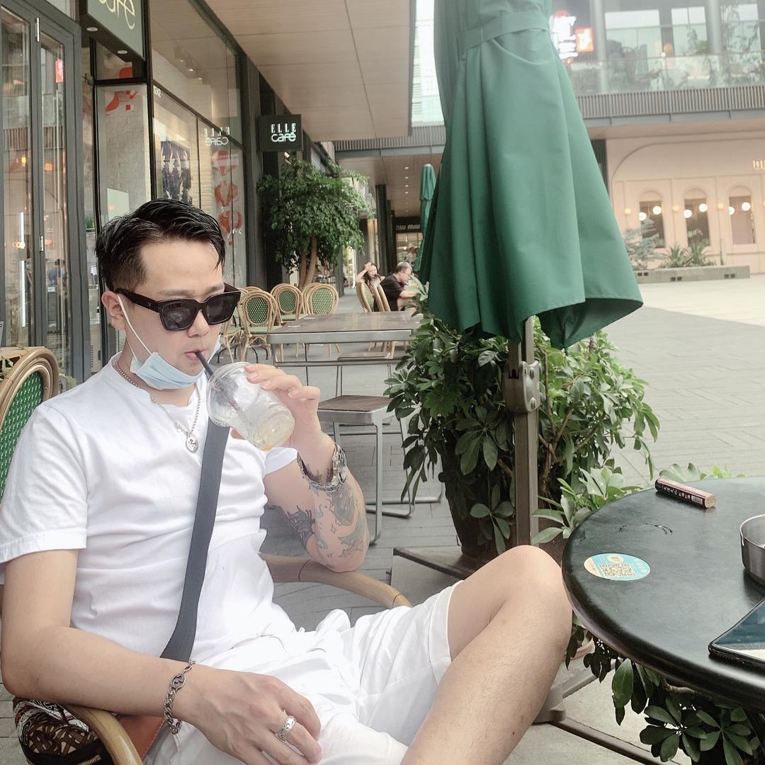 保定烫发染发接发李阳