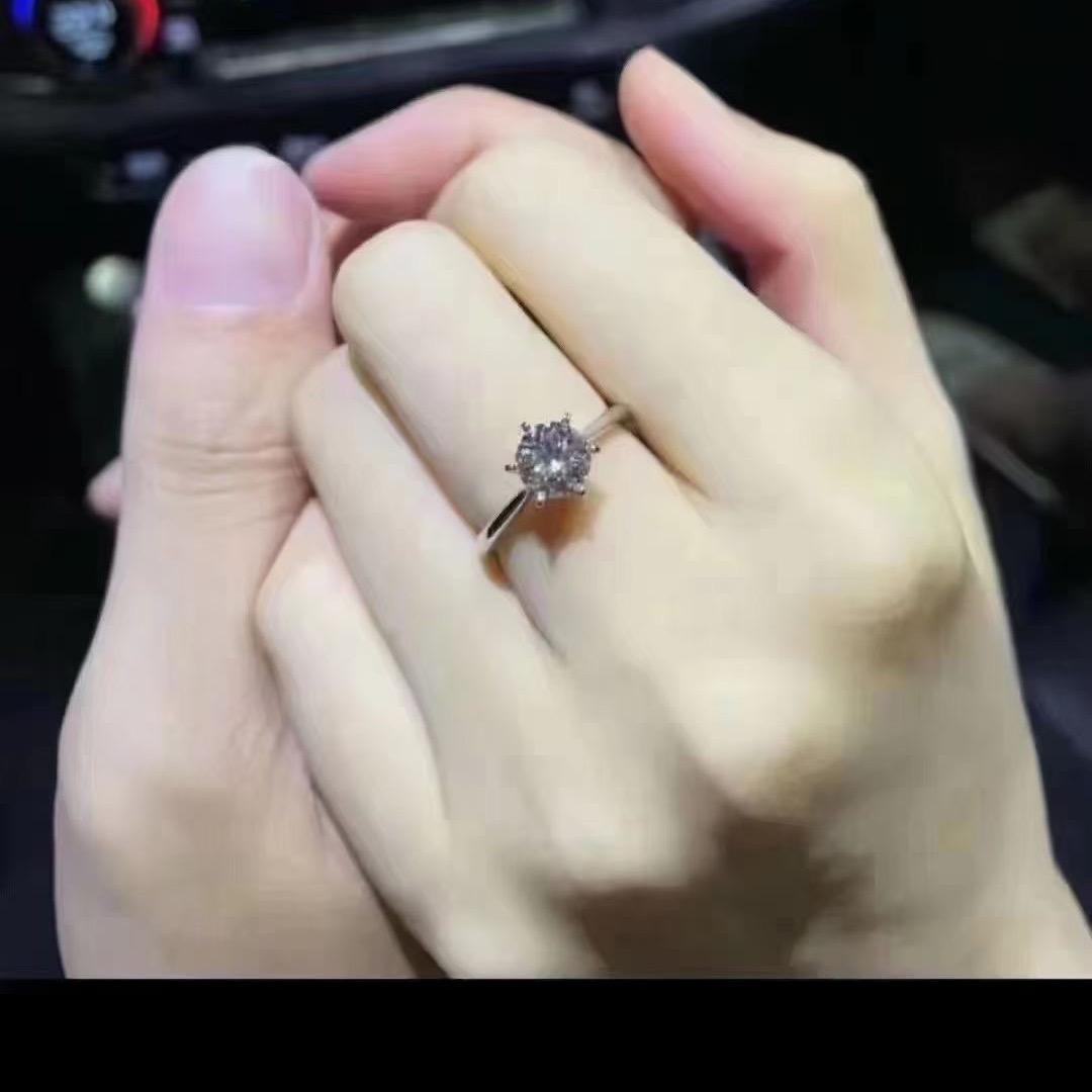 初见妮