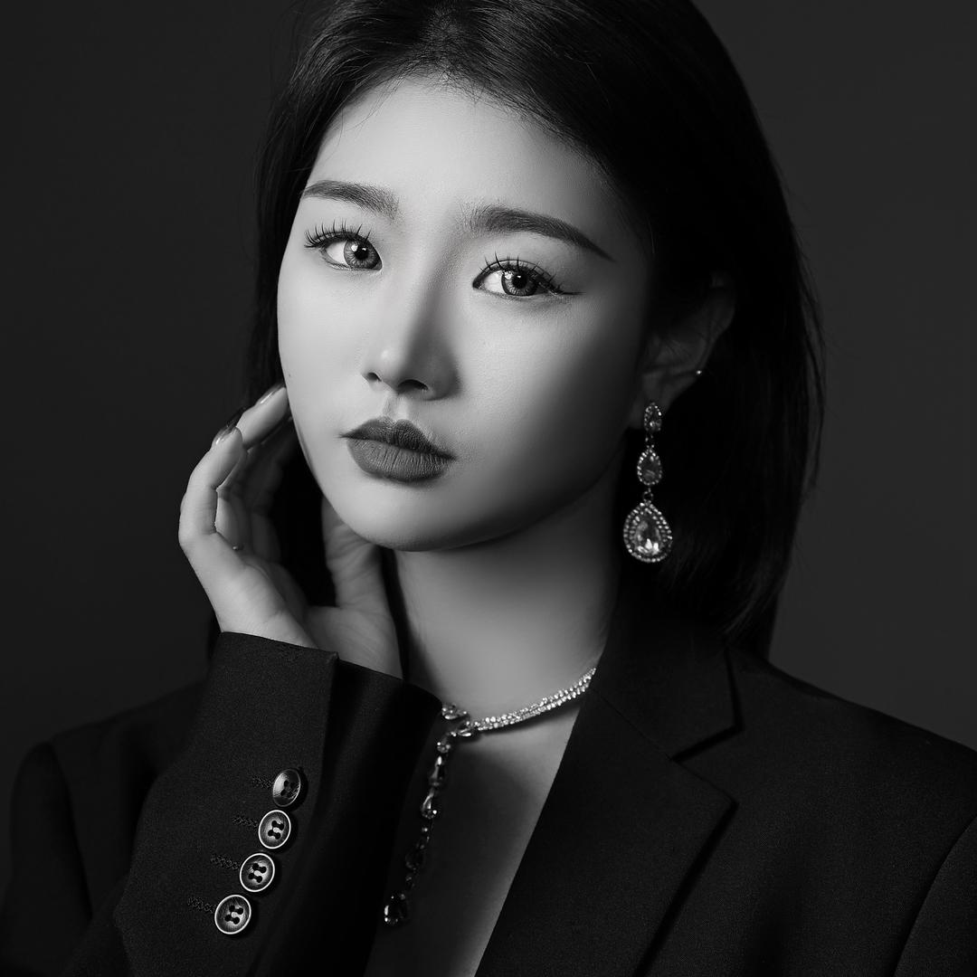 化妆师周周（努力版）