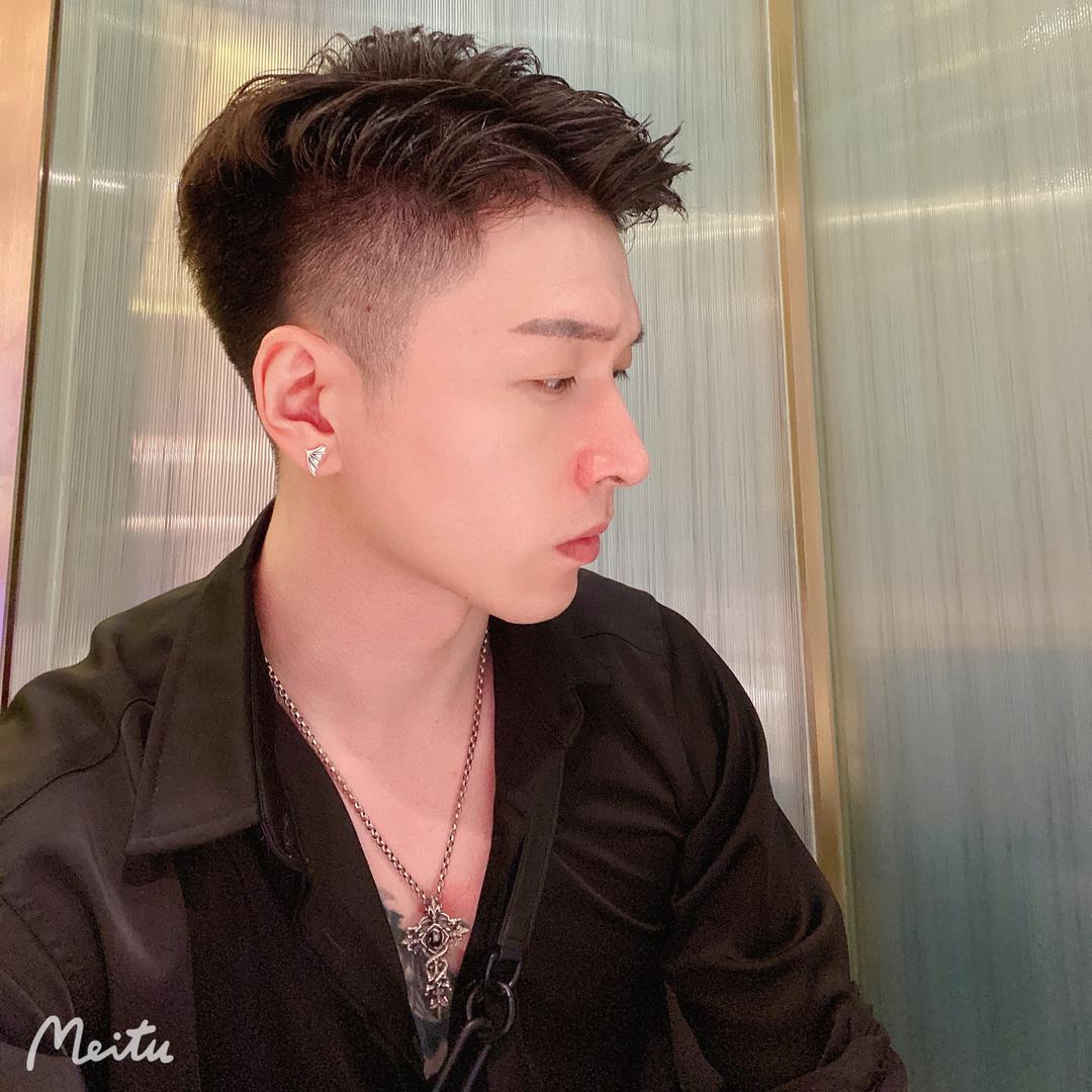 小九(单板🏂滑雪)