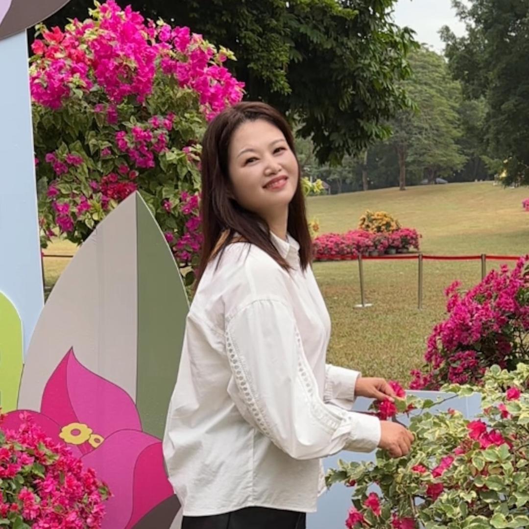 凤儿吃喝玩乐