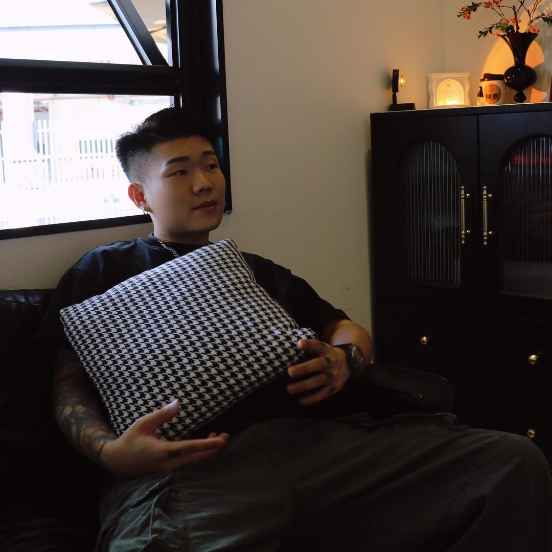 毅航会做头发