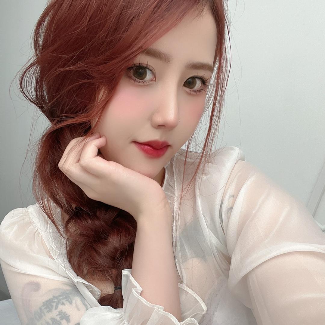 肖涵涵涵−
