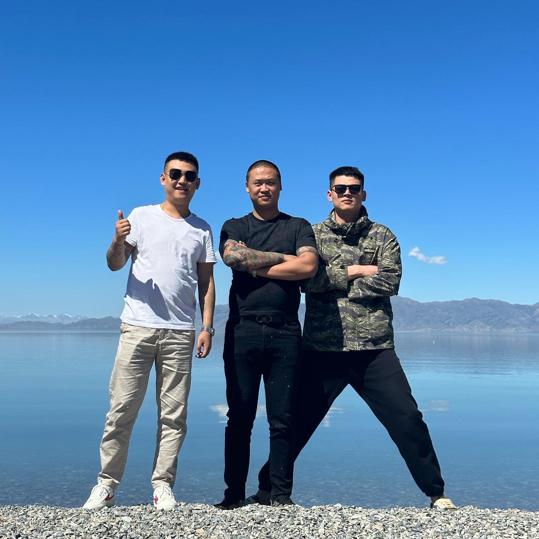 伊宁市本之色酒吧总经理