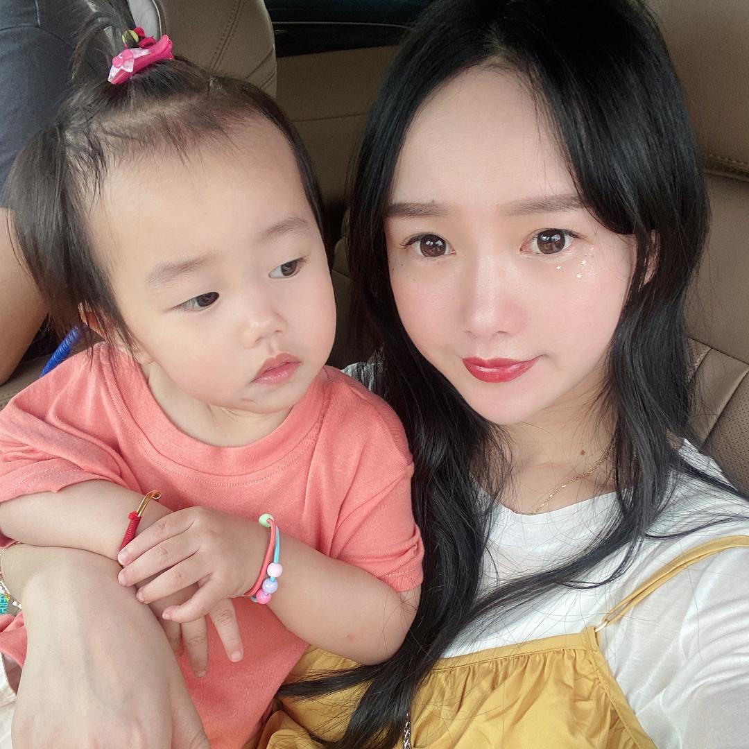 Easy小姐姐