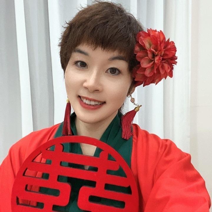 开婚纱馆的-吴老师WLS75112