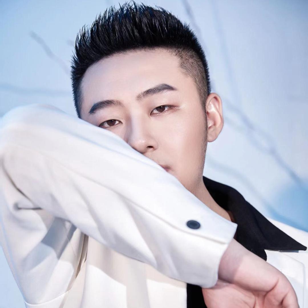 T Y-Kevin 男发设计