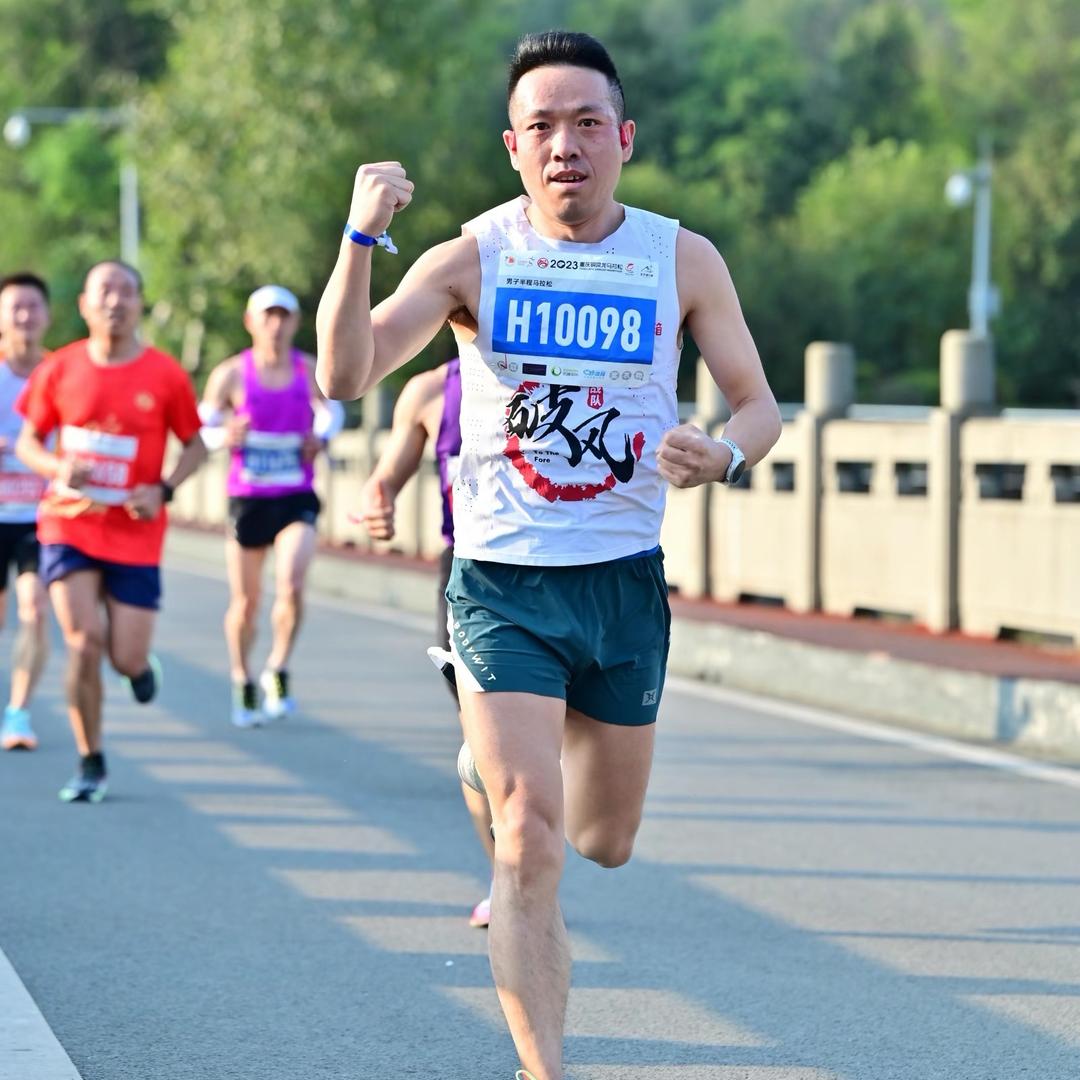 奔跑兔(文武斌)