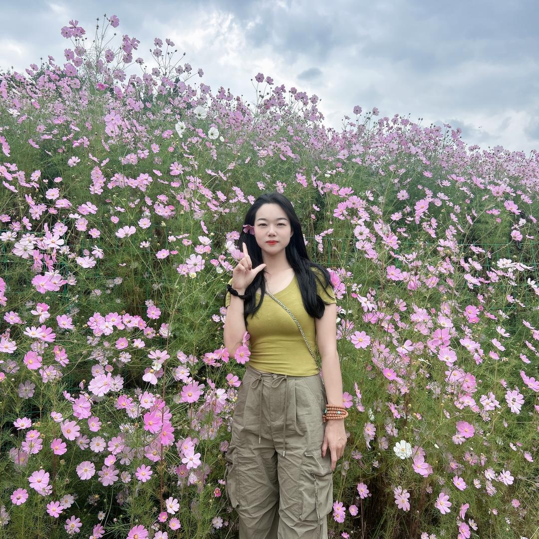 村里的小芳卖仙桃