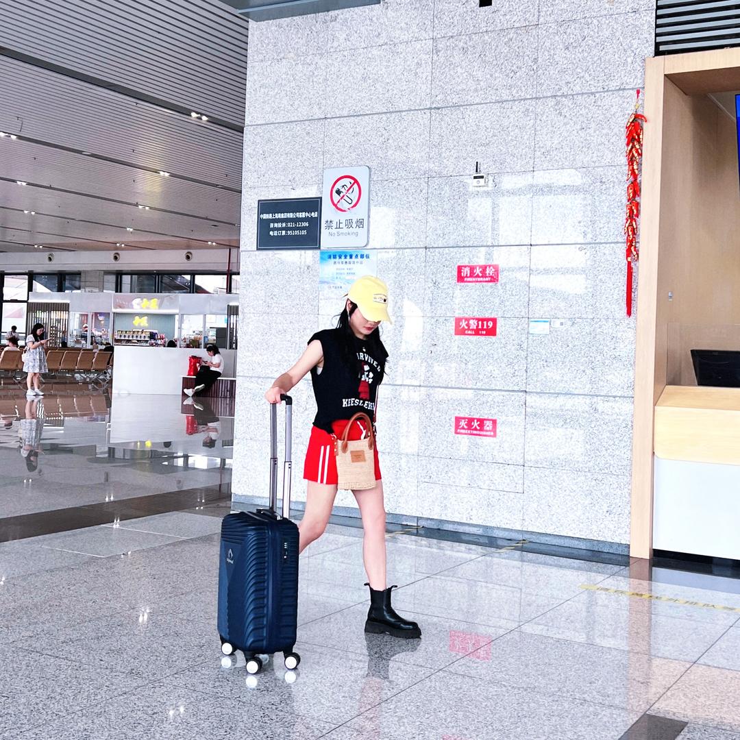 单眼皮小女人