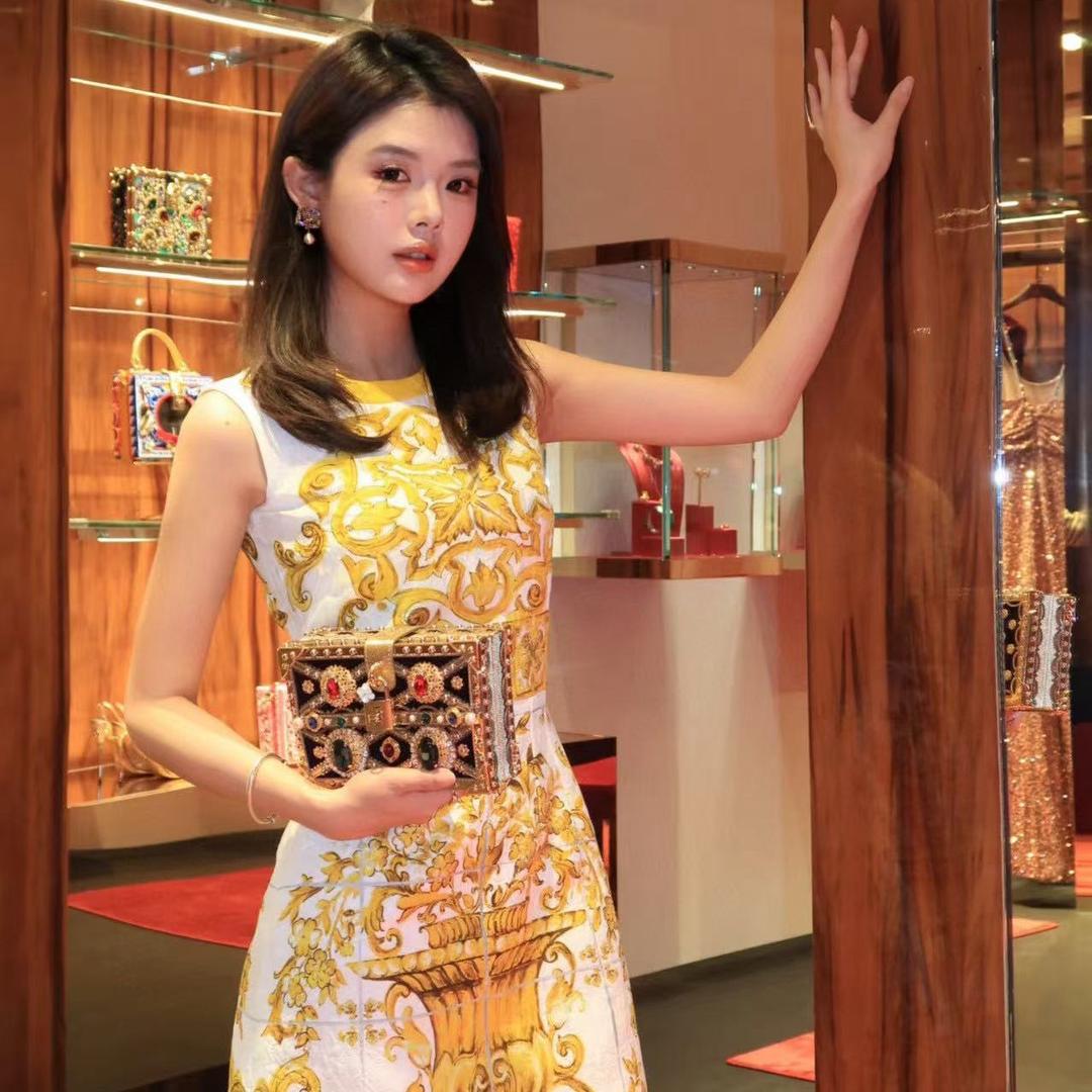 昕妤高端服饰