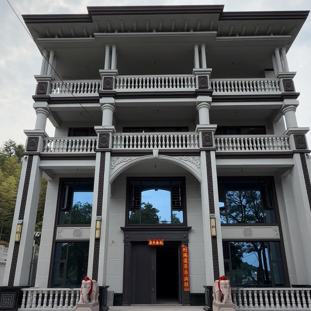 布鲁顿仿石漆小彭
