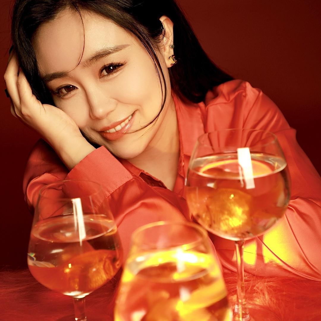 何潇苒Charlotte思洁